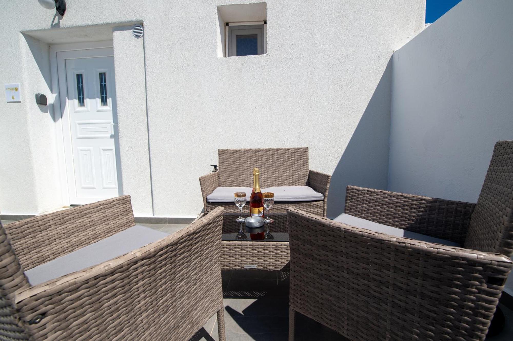 Litmus Apartment Fira  Exterior photo